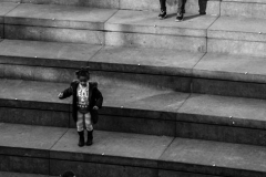 Street-Photography - Playing on the Steps
